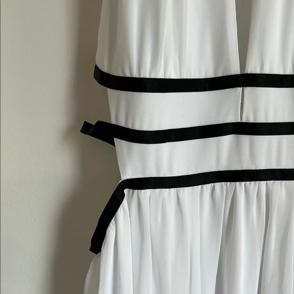 NWT Express White and Black Halter Maxi Dress Size L - Picture 4 of 4